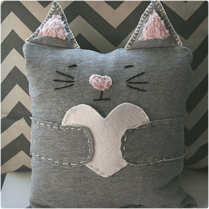Easy-Sew-Valentine's-Kitty