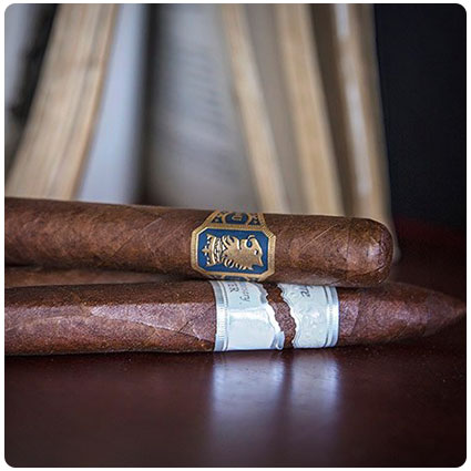 Cigar of the Month Club Subscription Box